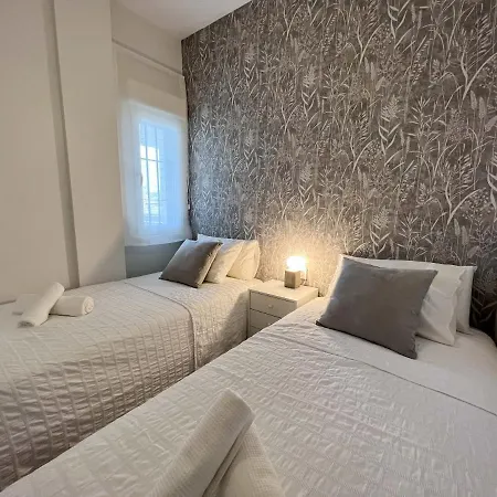 Cozy House - Beachfront, Stylish Deco