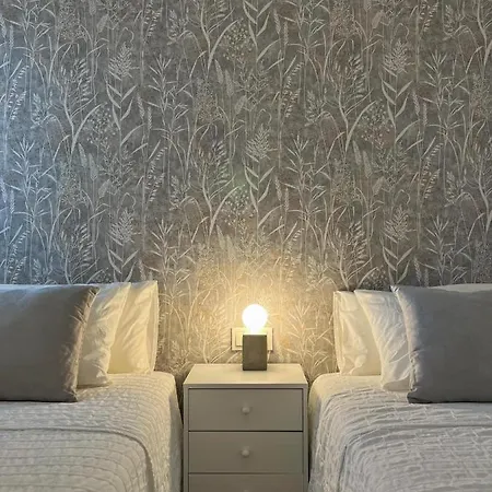Cozy House - Beachfront, Stylish Deco