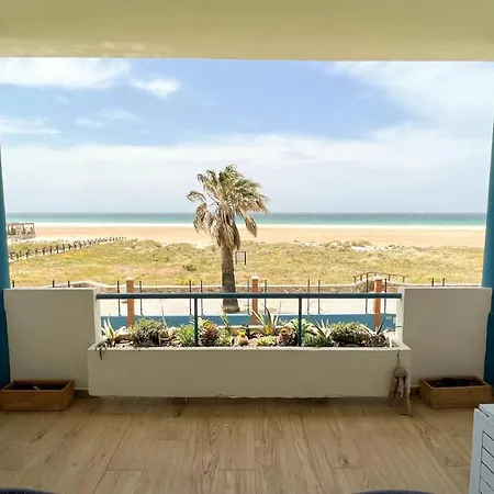 Cozy House - Beachfront, Stylish Deco Apartment *