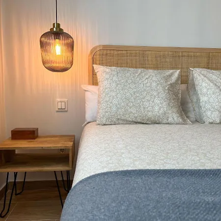 Cozy House - Beachfront, Stylish Deco *