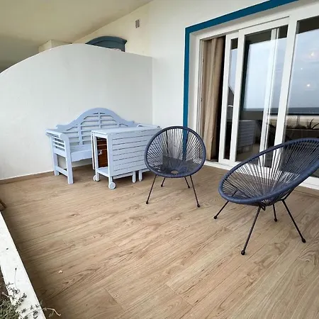 Apartment Cozy House - Beachfront, Stylish Deco *
