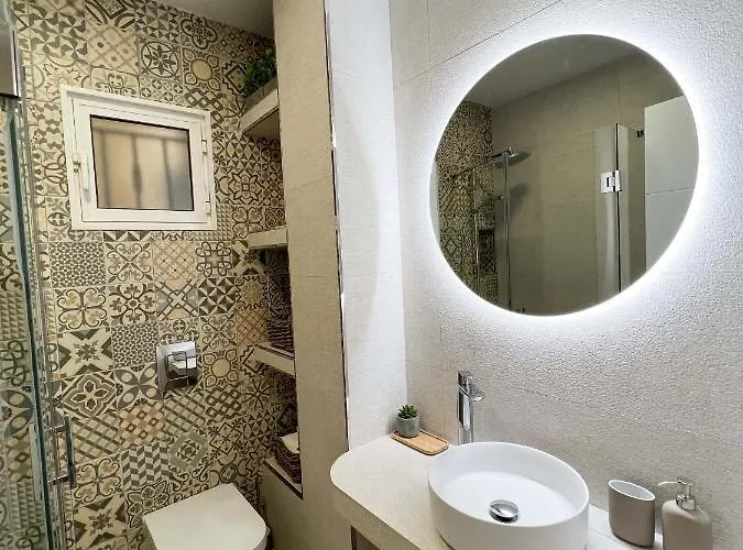 Διαμέρισμα Cozy House - Beachfront, Stylish Deco