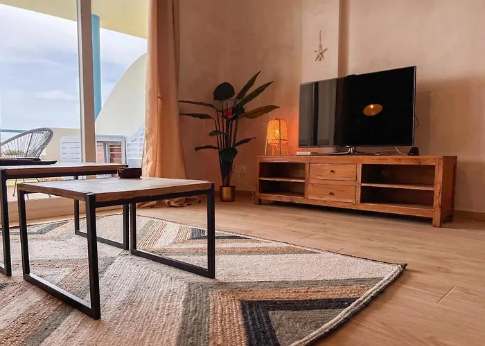 Διαμέρισμα Cozy House - Beachfront, Stylish Deco *