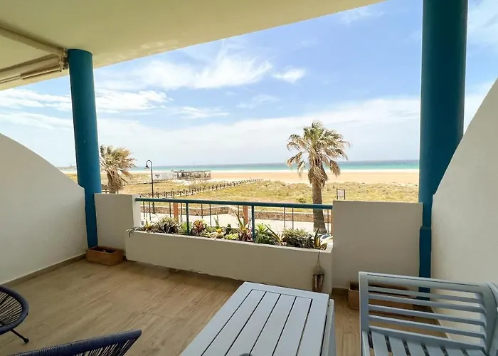 Cozy House - Beachfront, Stylish Deco * Ταρίφα