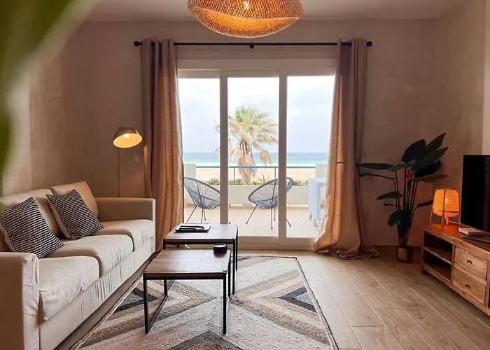 Διαμέρισμα Cozy House - Beachfront, Stylish Deco